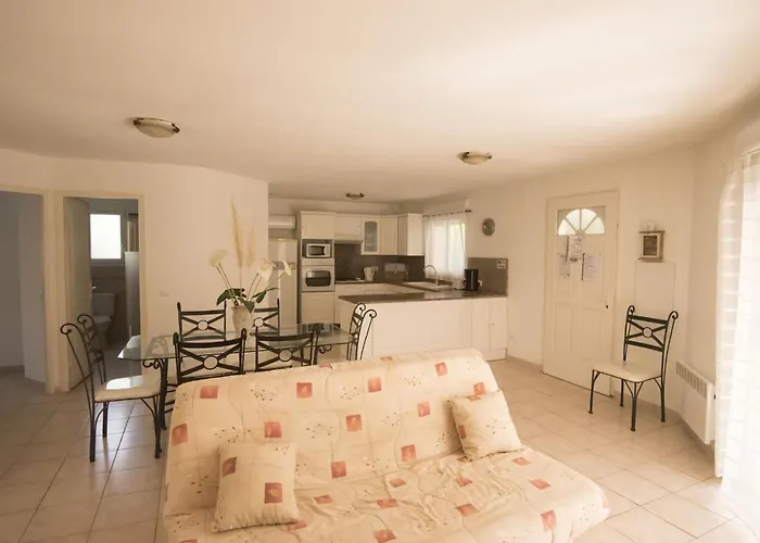 In Moriani-plage Near Sandy * סן-ניקולאו